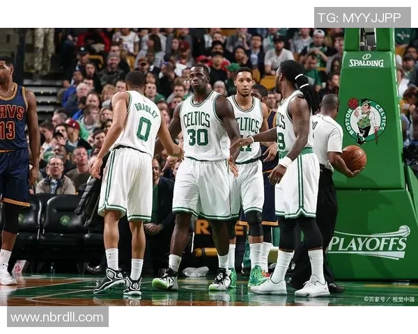 南京篮球队灵活战术解析与团队协作提升探讨