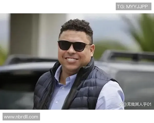 很硬的足球明星究竟是谁他在球场上的表现如何引发了怎样的关注与讨论